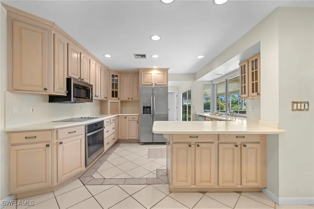 2121 SE 25th Terrace Cape Coral FL 33904