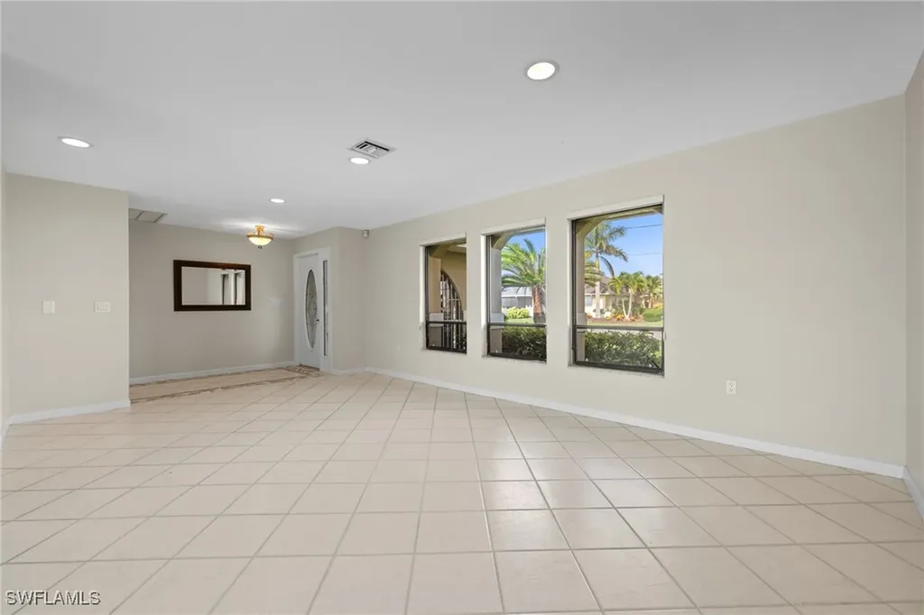 2121 SE 25th Terrace Cape Coral FL 33904