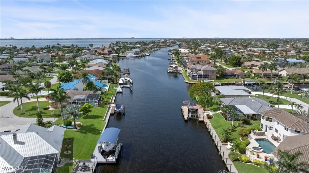 2121 SE 25th Terrace Cape Coral FL 33904
