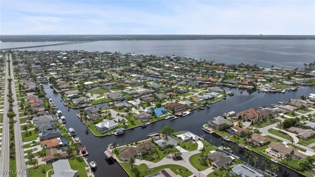 2121 SE 25th Terrace Cape Coral FL 33904