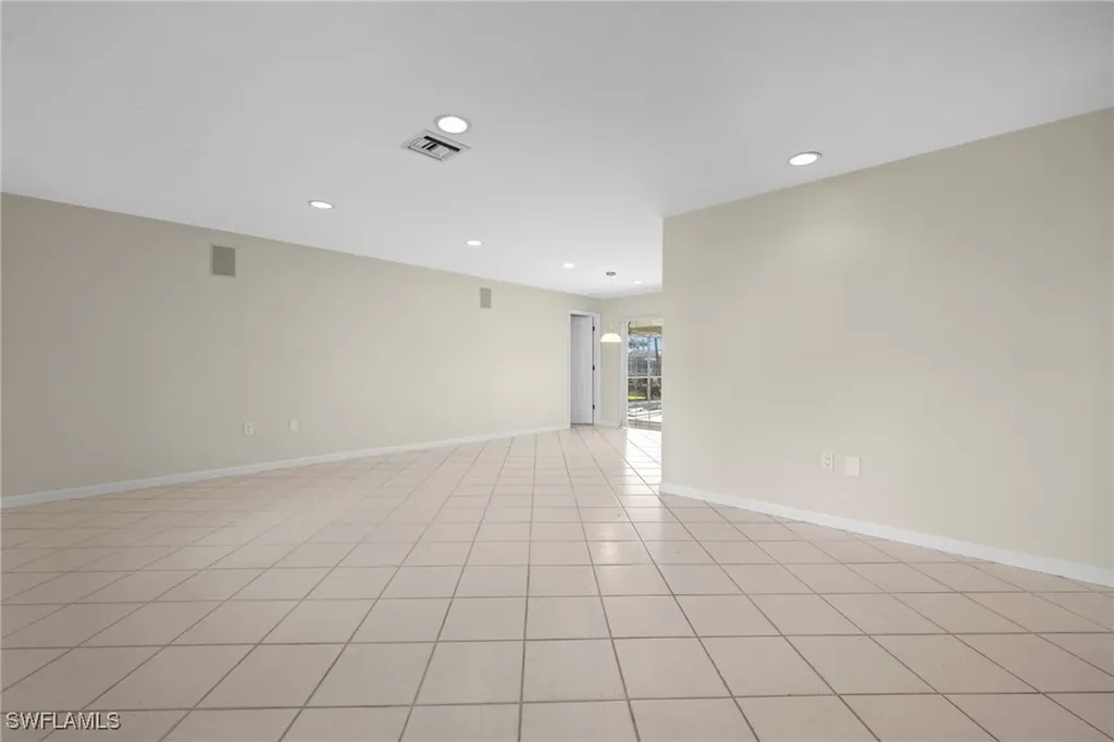 2121 SE 25th Terrace Cape Coral FL 33904