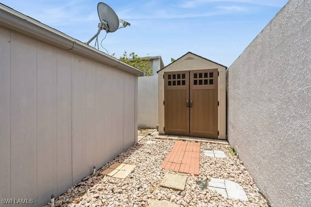 9749 Maplecrest Circle Lehigh Acres FL 33936