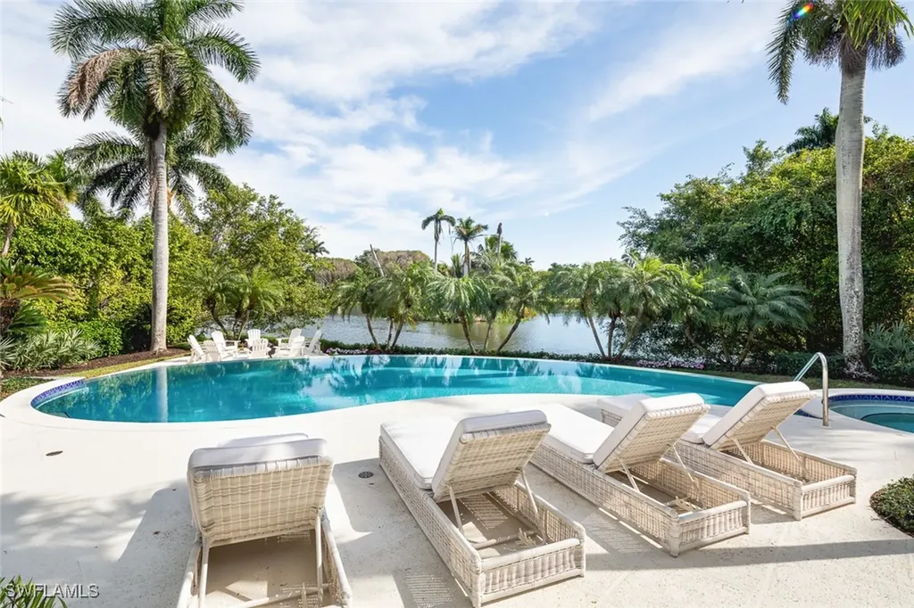 2595 Half Moon Walk Naples FL 34102