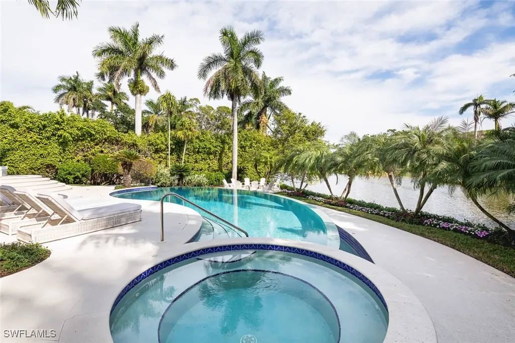 2595 Half Moon Walk Naples FL 34102