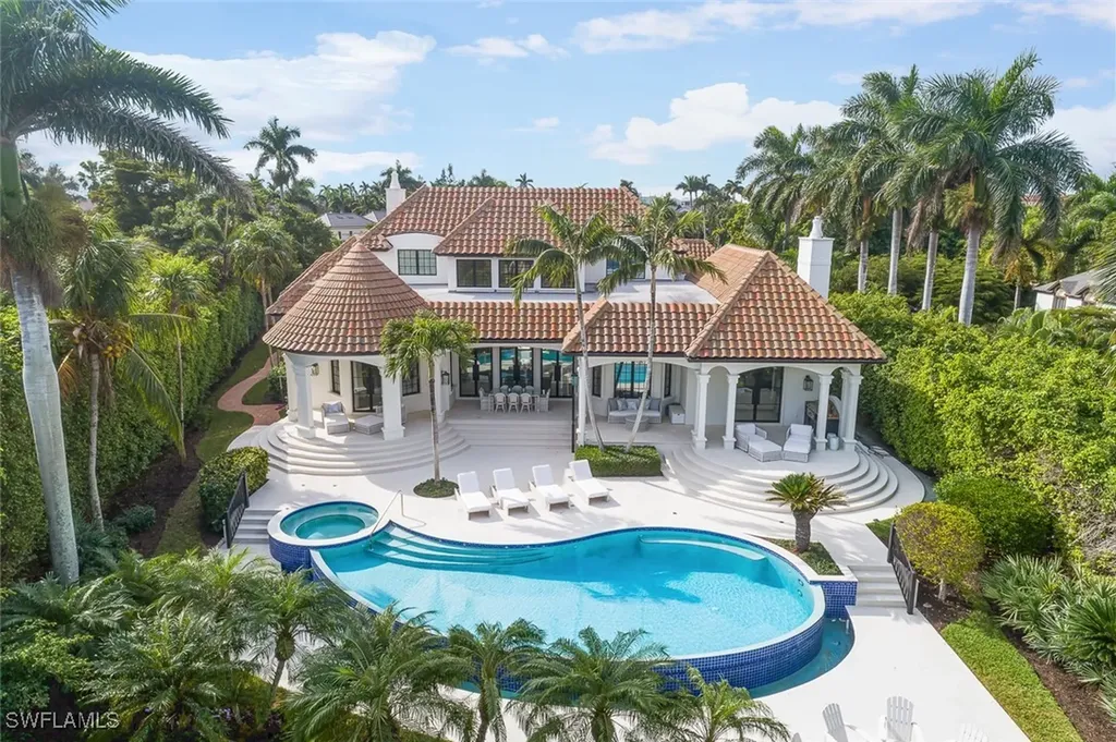 2595 Half Moon Walk Naples FL 34102