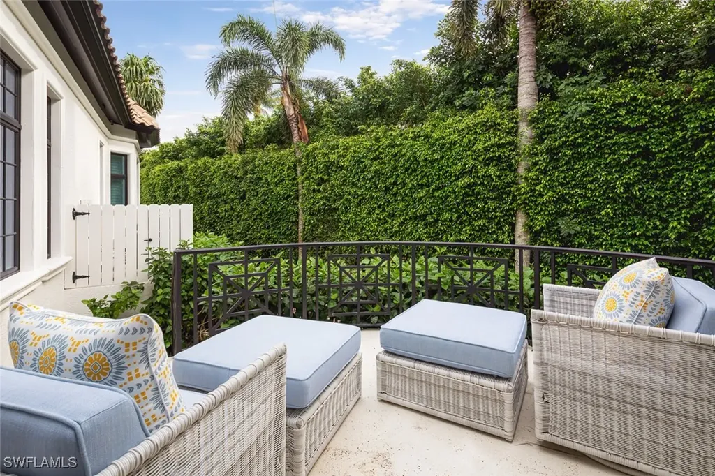 2595 Half Moon Walk Naples FL 34102