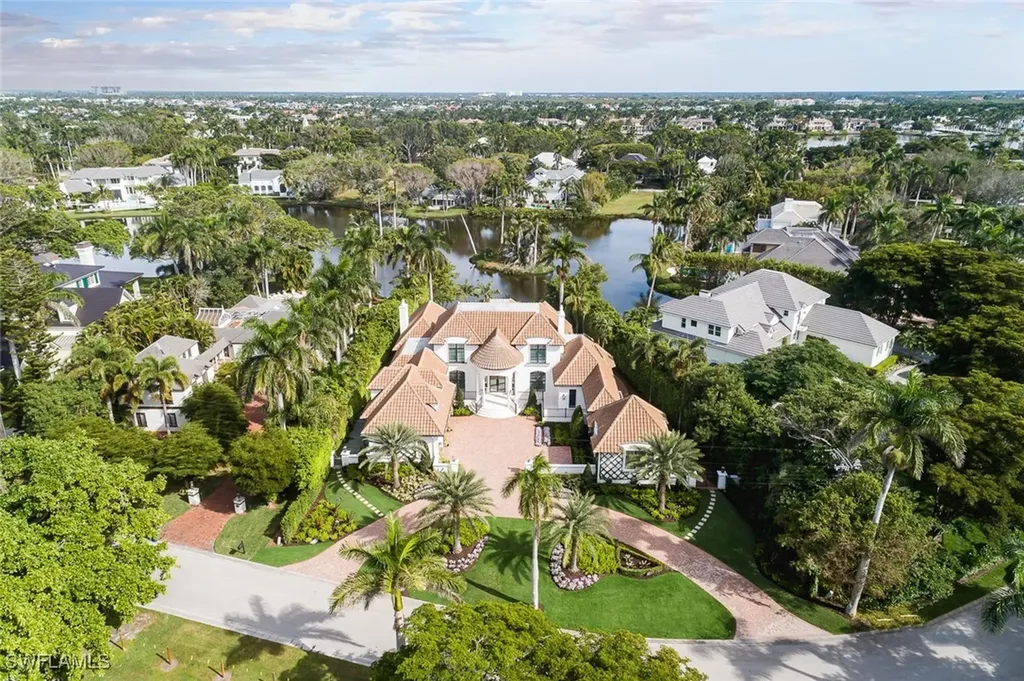 2595 Half Moon Walk Naples FL 34102