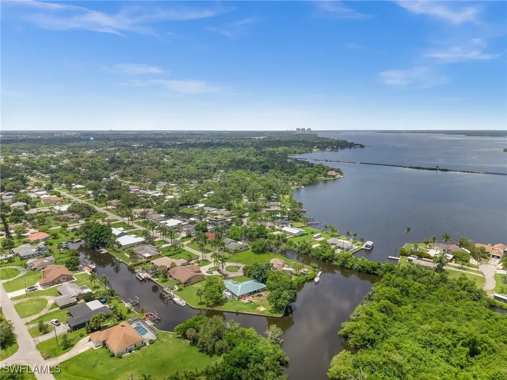 261 Alameda Avenue Fort Myers FL 33905