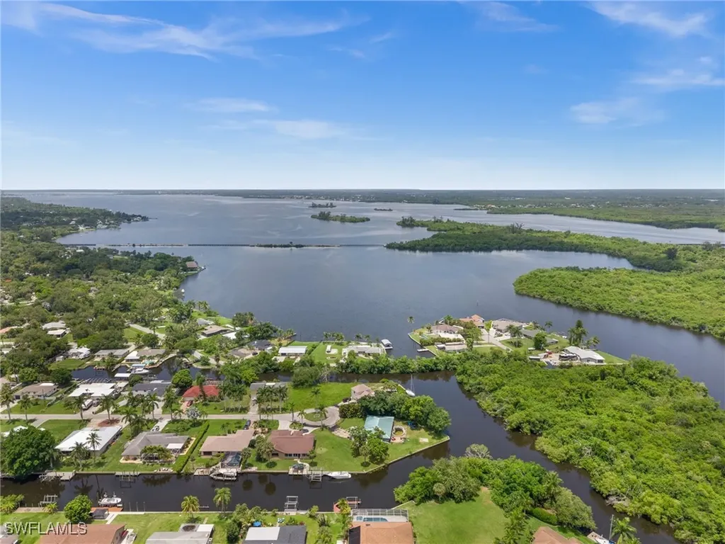 261 Alameda Avenue Fort Myers FL 33905