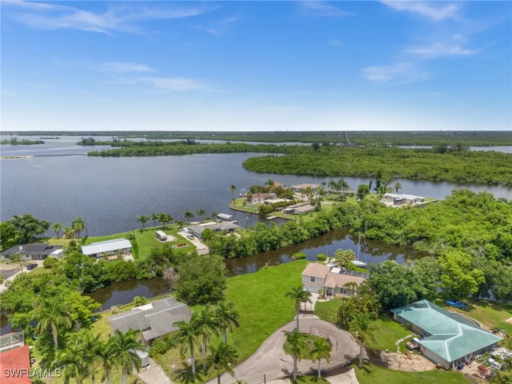 261 Alameda Avenue Fort Myers FL 33905