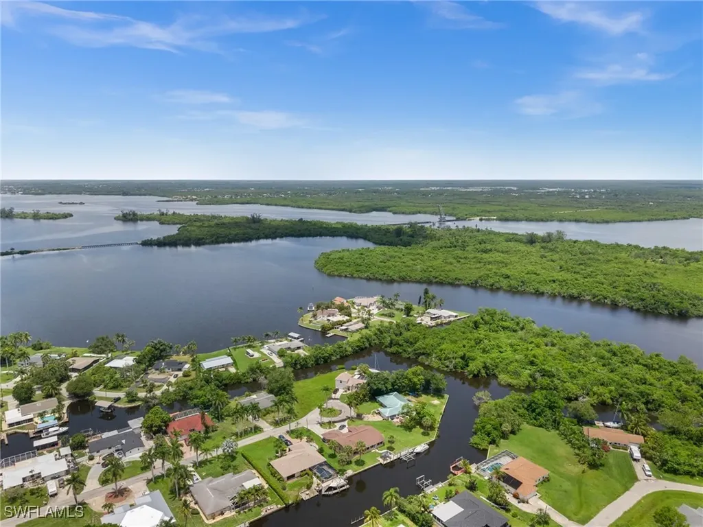 261 Alameda Avenue Fort Myers FL 33905