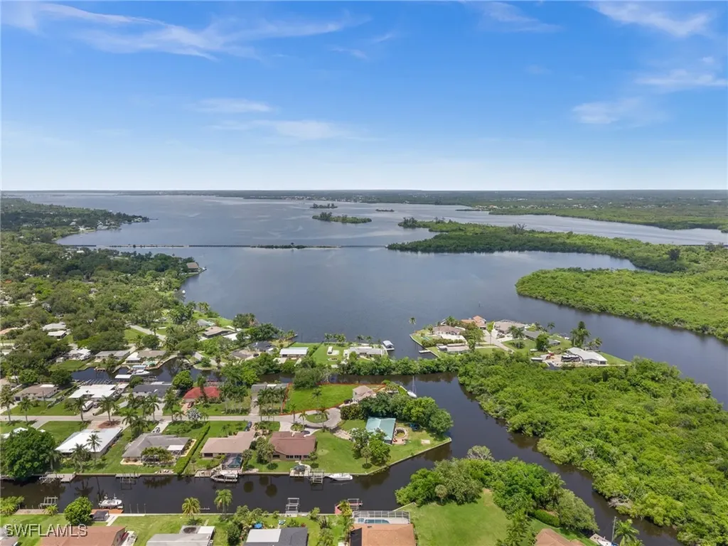 261 Alameda Avenue Fort Myers FL 33905