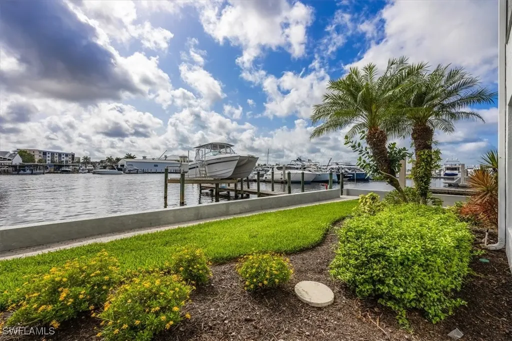 1100 8th Avenue S Naples FL 34102