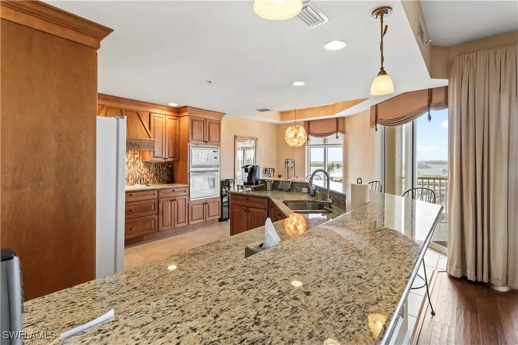 6021 Silver King Boulevard Cape Coral FL 33914