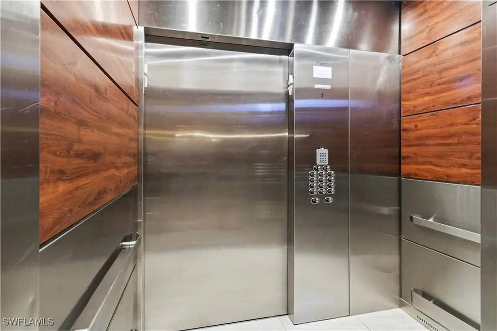 6021 Silver King Boulevard Cape Coral FL 33914