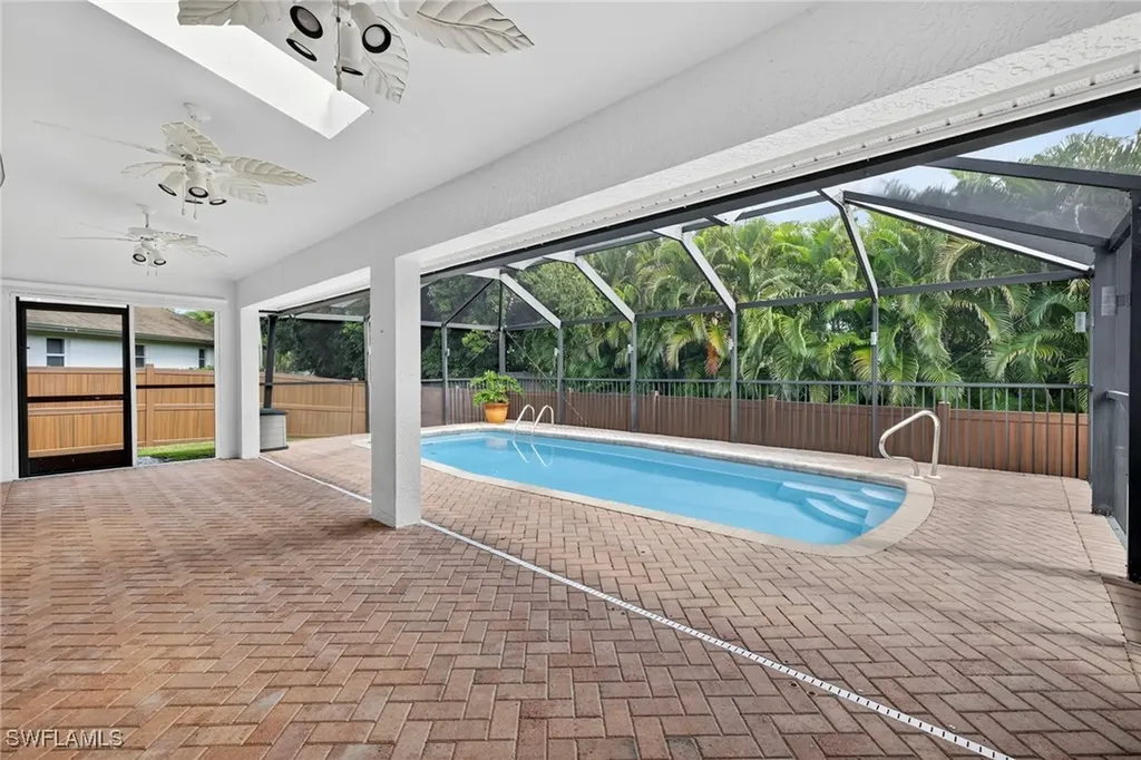 404 Ashbury Way Naples FL 34110