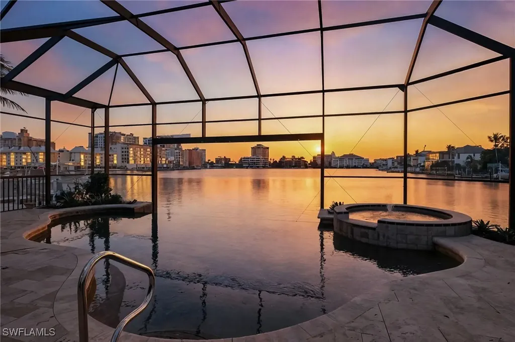 431 Palm Court Naples FL 34108