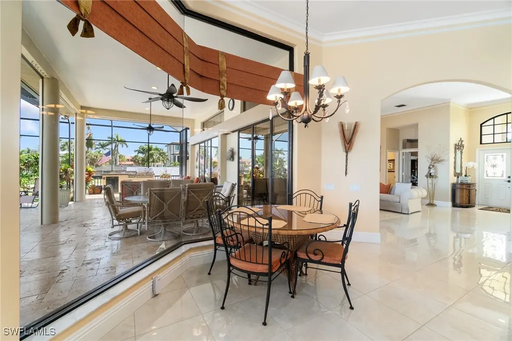431 Palm Court Naples FL 34108