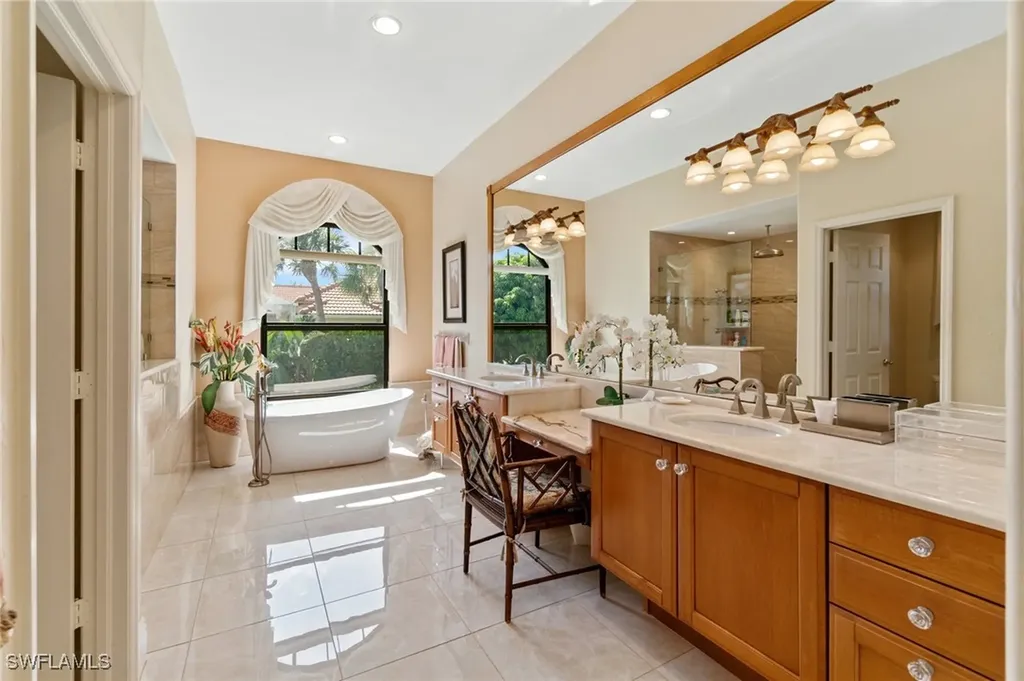 431 Palm Court Naples FL 34108