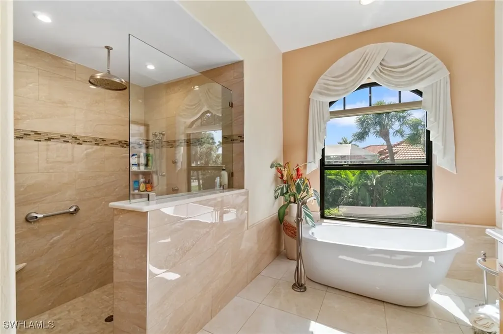 431 Palm Court Naples FL 34108
