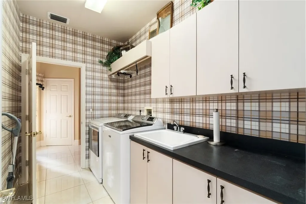 431 Palm Court Naples FL 34108
