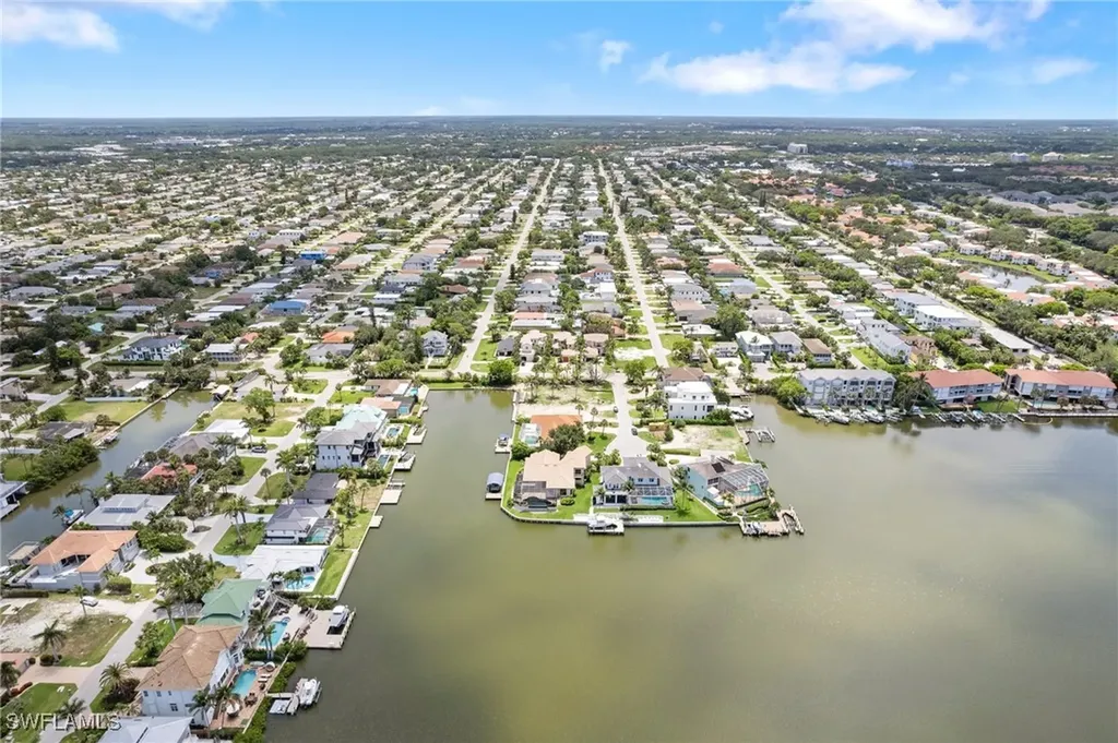 431 Palm Court Naples FL 34108