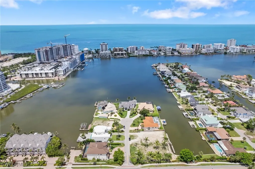 431 Palm Court Naples FL 34108