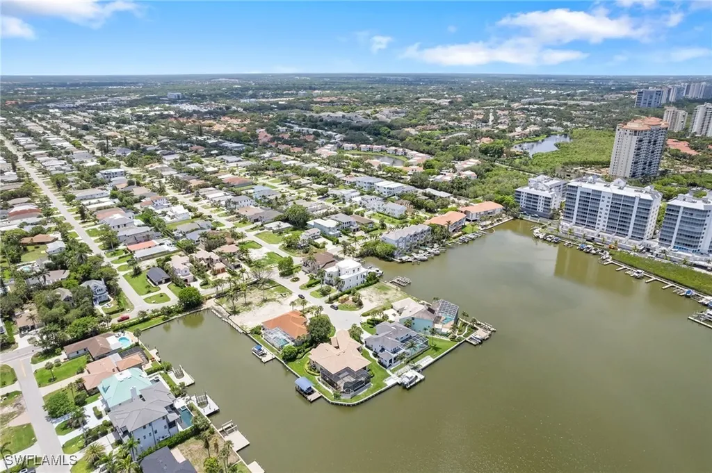 431 Palm Court Naples FL 34108