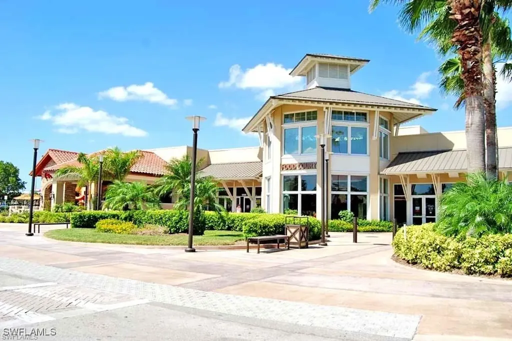 595 93rd Avenue N Naples FL 34108