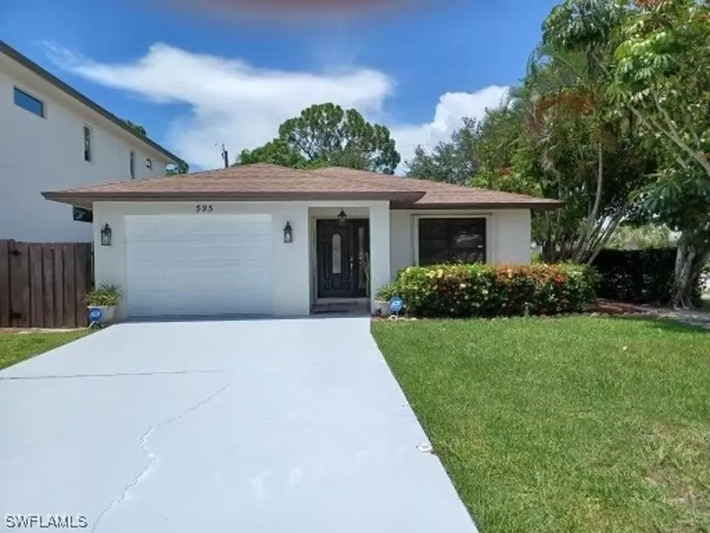 595 93rd Avenue N Naples FL 34108