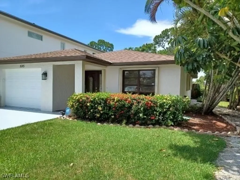 595 93rd Avenue N Naples FL 34108
