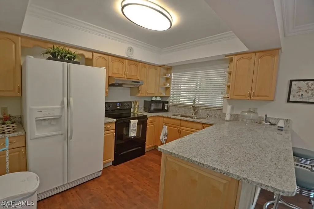 595 93rd Avenue N Naples FL 34108