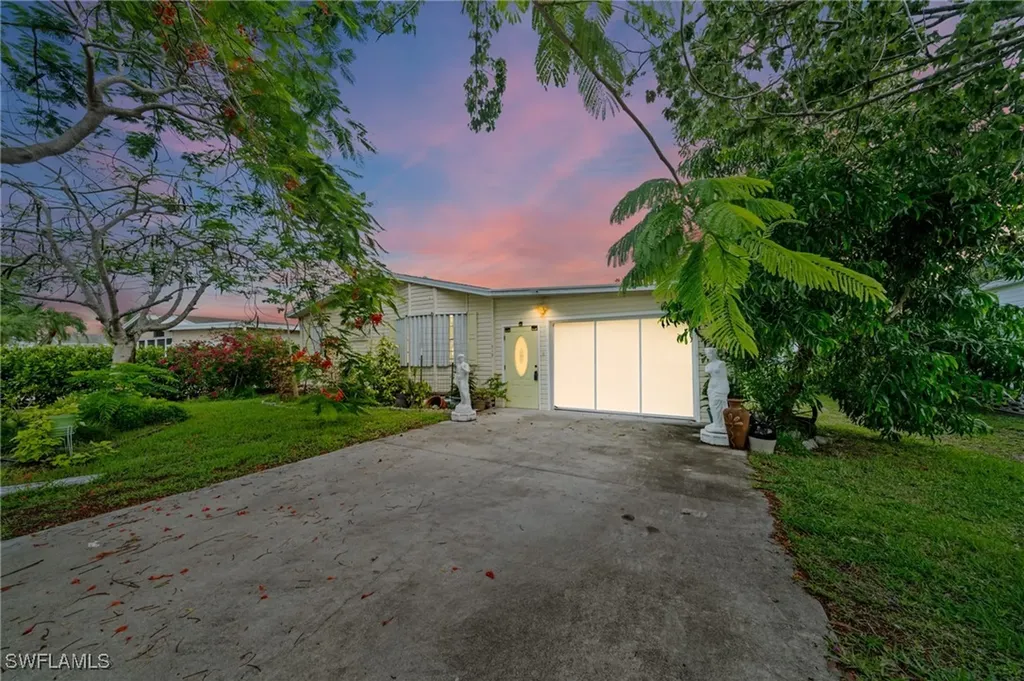 919 Manatee Road Naples FL 34114