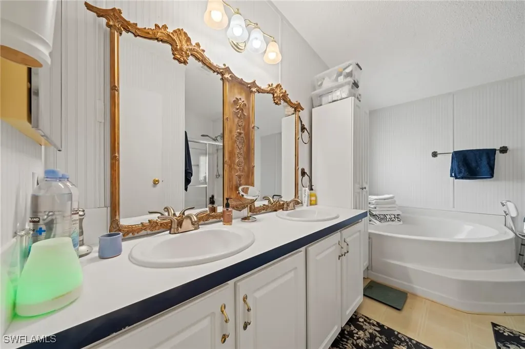 919 Manatee Road Naples FL 34114