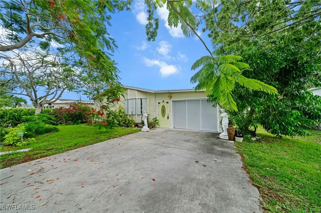 919 Manatee Road Naples FL 34114