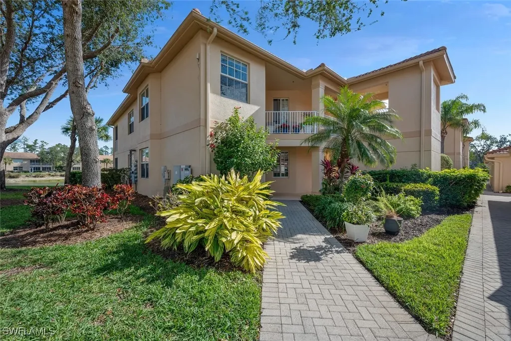 3993 Bishopwood Court E Naples FL 34114