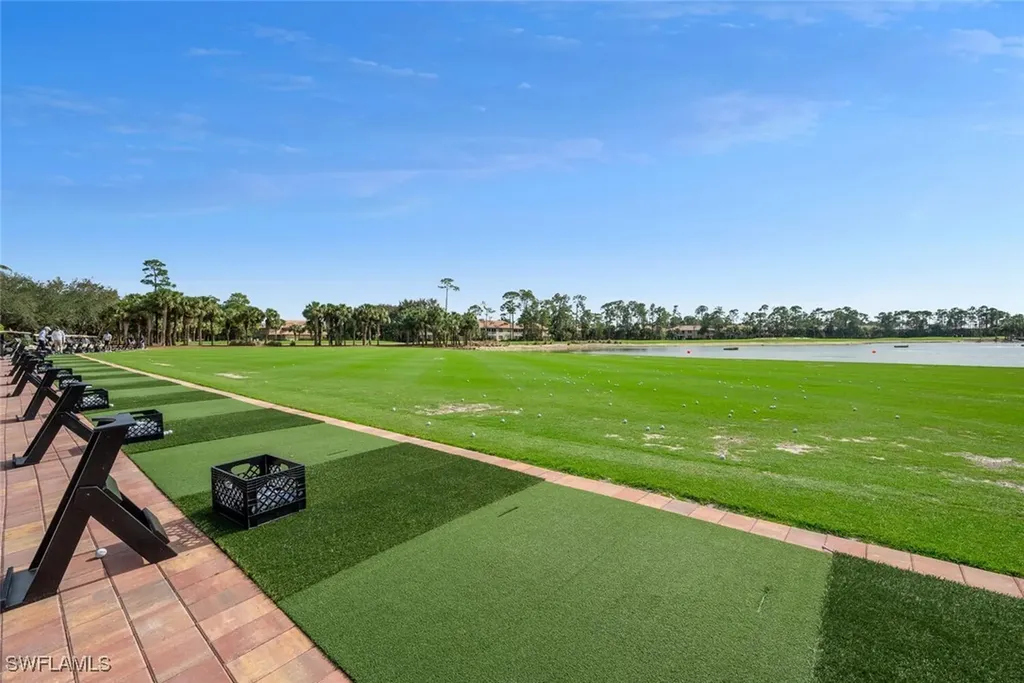 3993 Bishopwood Court E Naples FL 34114