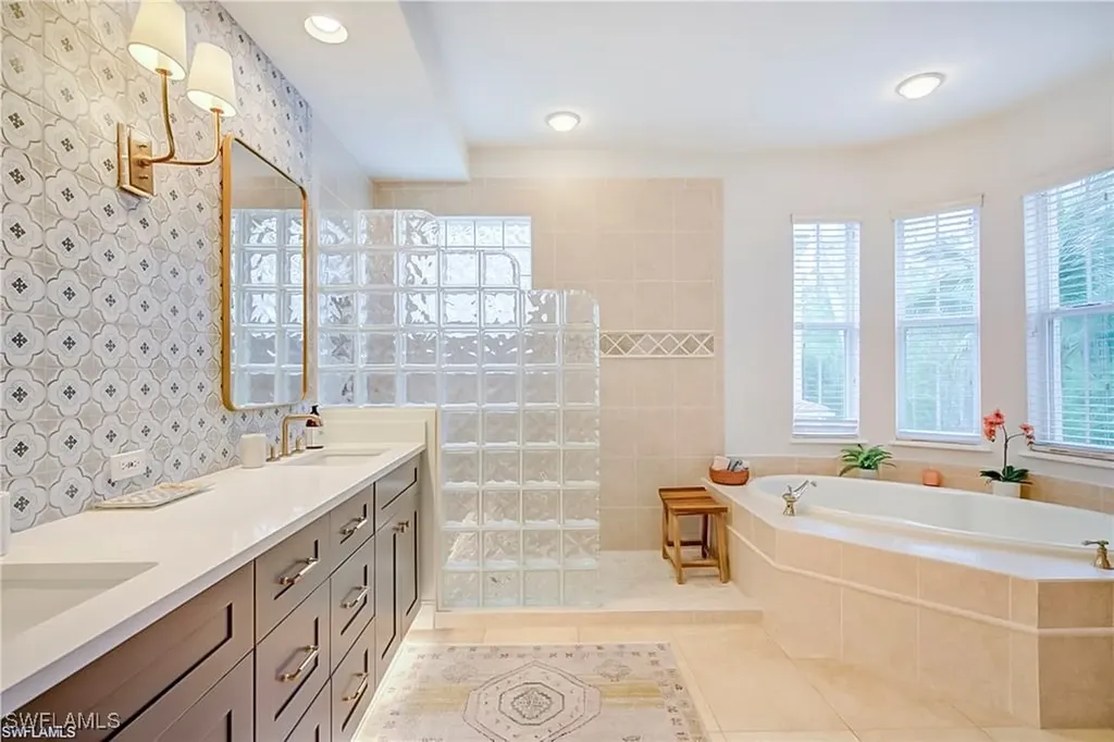 2855 Tiburon Boulevard E Naples FL 34109