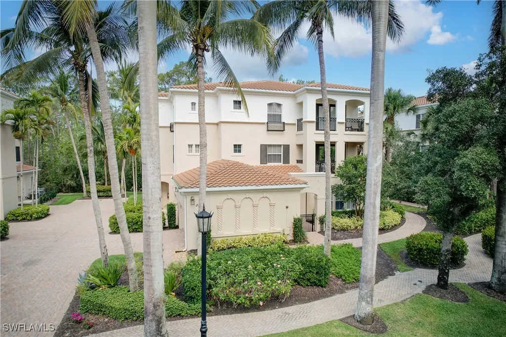 2855 Tiburon Boulevard E Naples FL 34109