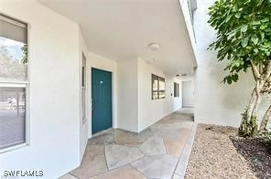 360 Horse Creek Drive Naples FL 34110