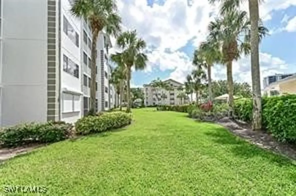 360 Horse Creek Drive Naples FL 34110