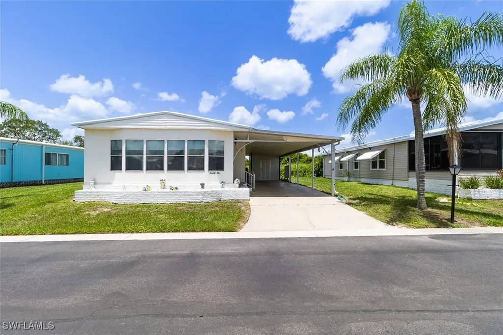 21 Aloe Street Alva FL 33920