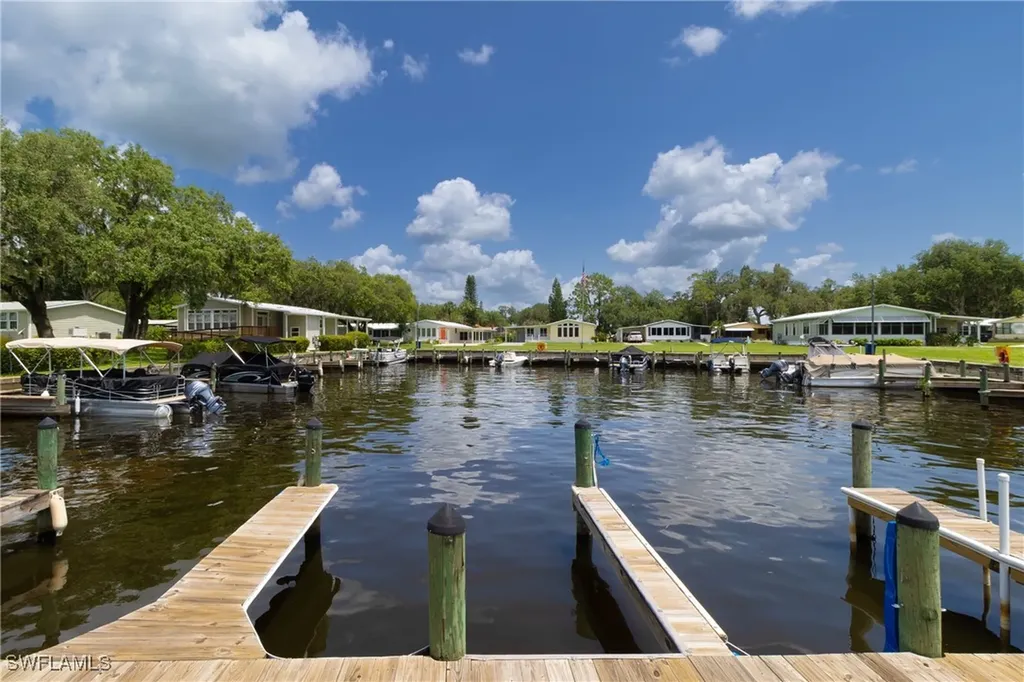 21 Aloe Street Alva FL 33920