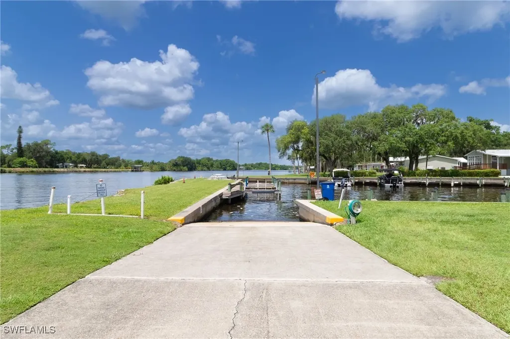 21 Aloe Street Alva FL 33920