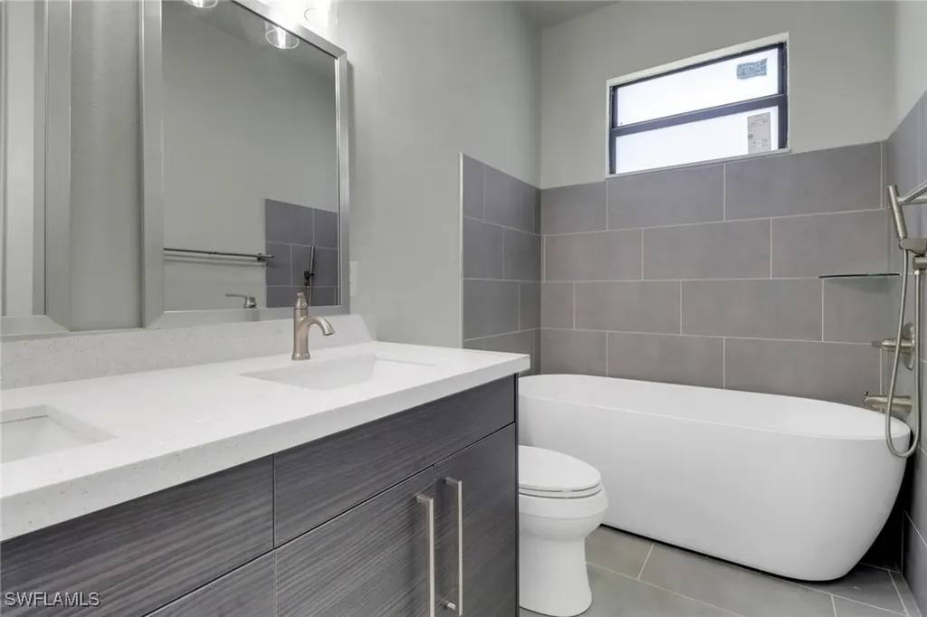 18 Tropicana Parkway W Cape Coral FL 33993
