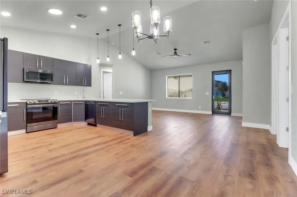 18 Tropicana Parkway W Cape Coral FL 33993