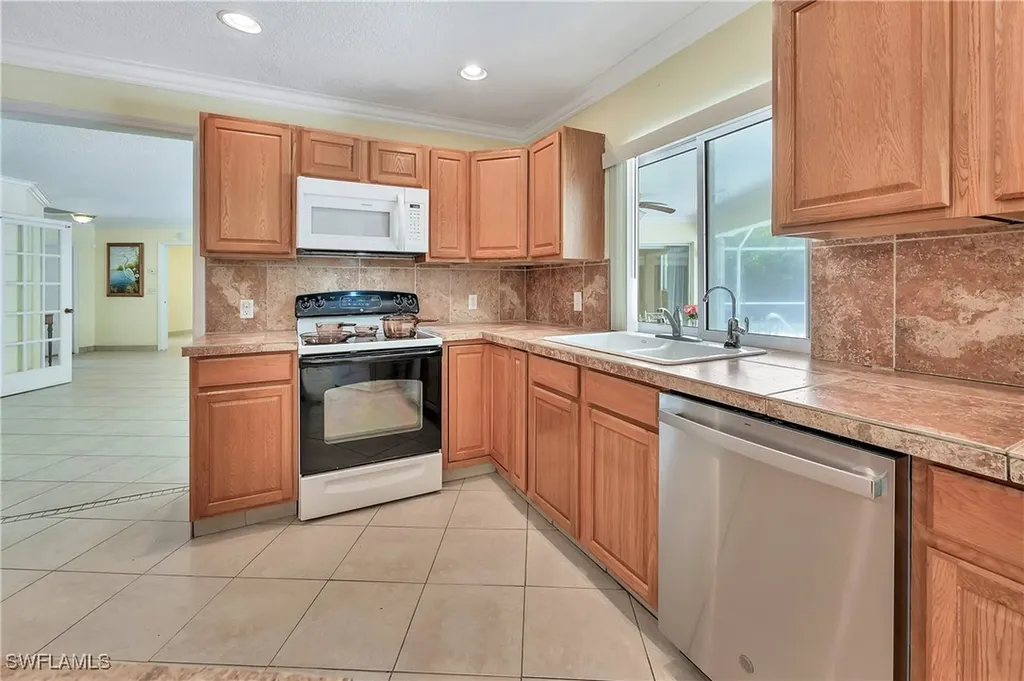 639 Pompano Drive Naples FL 34110