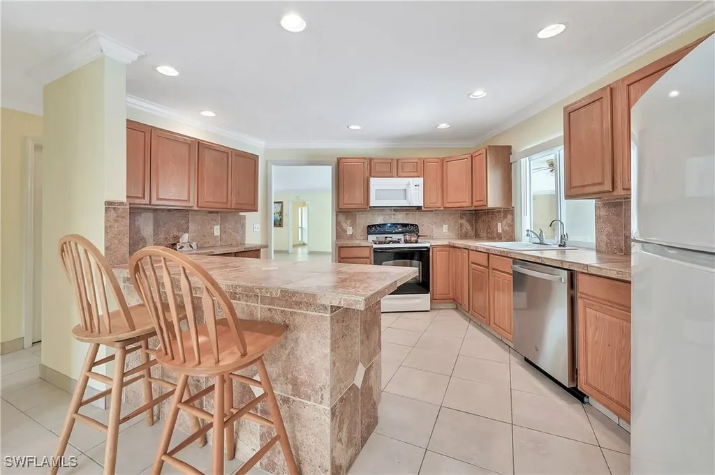 639 Pompano Drive Naples FL 34110