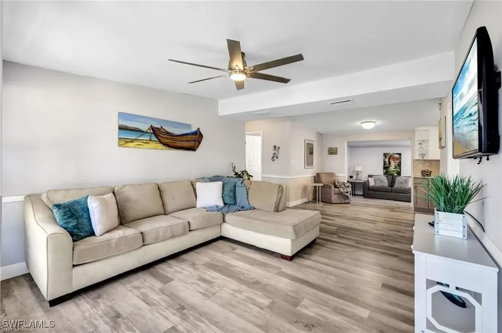 2047 Harbor Lane Naples FL 34104