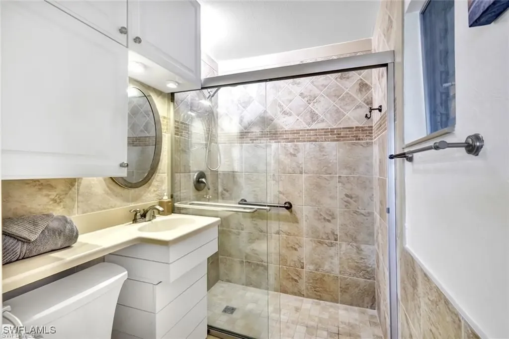 2047 Harbor Lane Naples FL 34104
